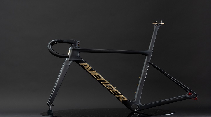 2025 Super light New Aero Road Bike Frame Avenger Shuttle-SL